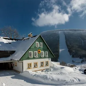 Gasthuis Pension Slunecnice & Panorama Restaurace Farma, Špindlerŭv Mlýn